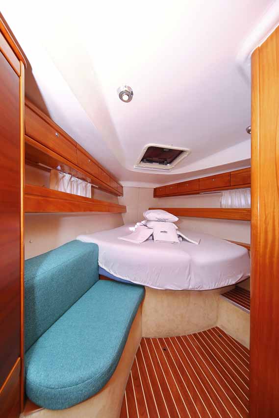 Bavaria 39 Cruiser — photo 13