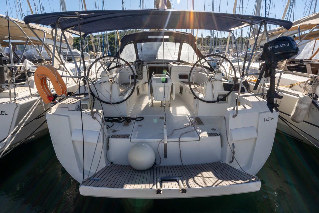 Sun Odyssey 469 — photo 1