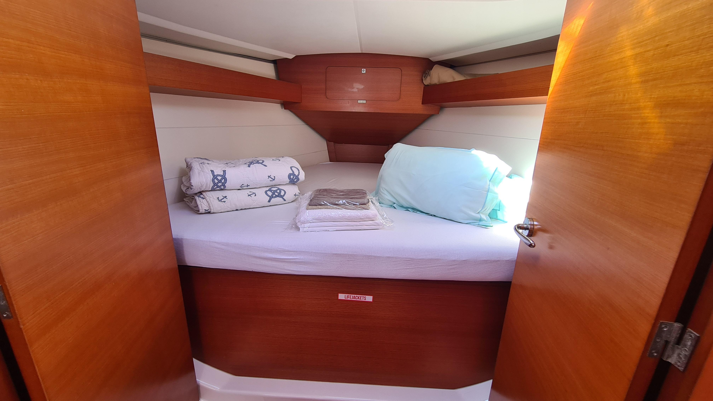 Dufour 350 GL — photo 13