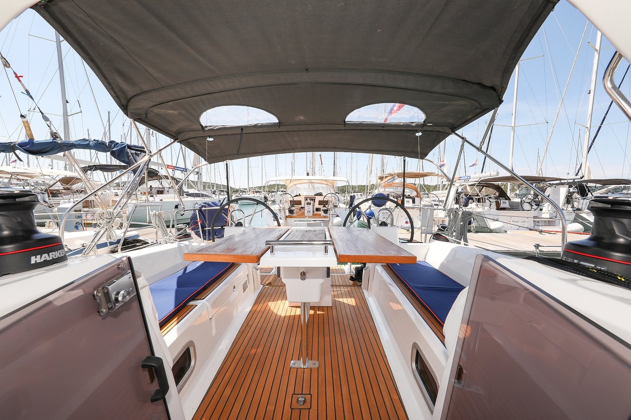Oceanis 35.1 — photo 4