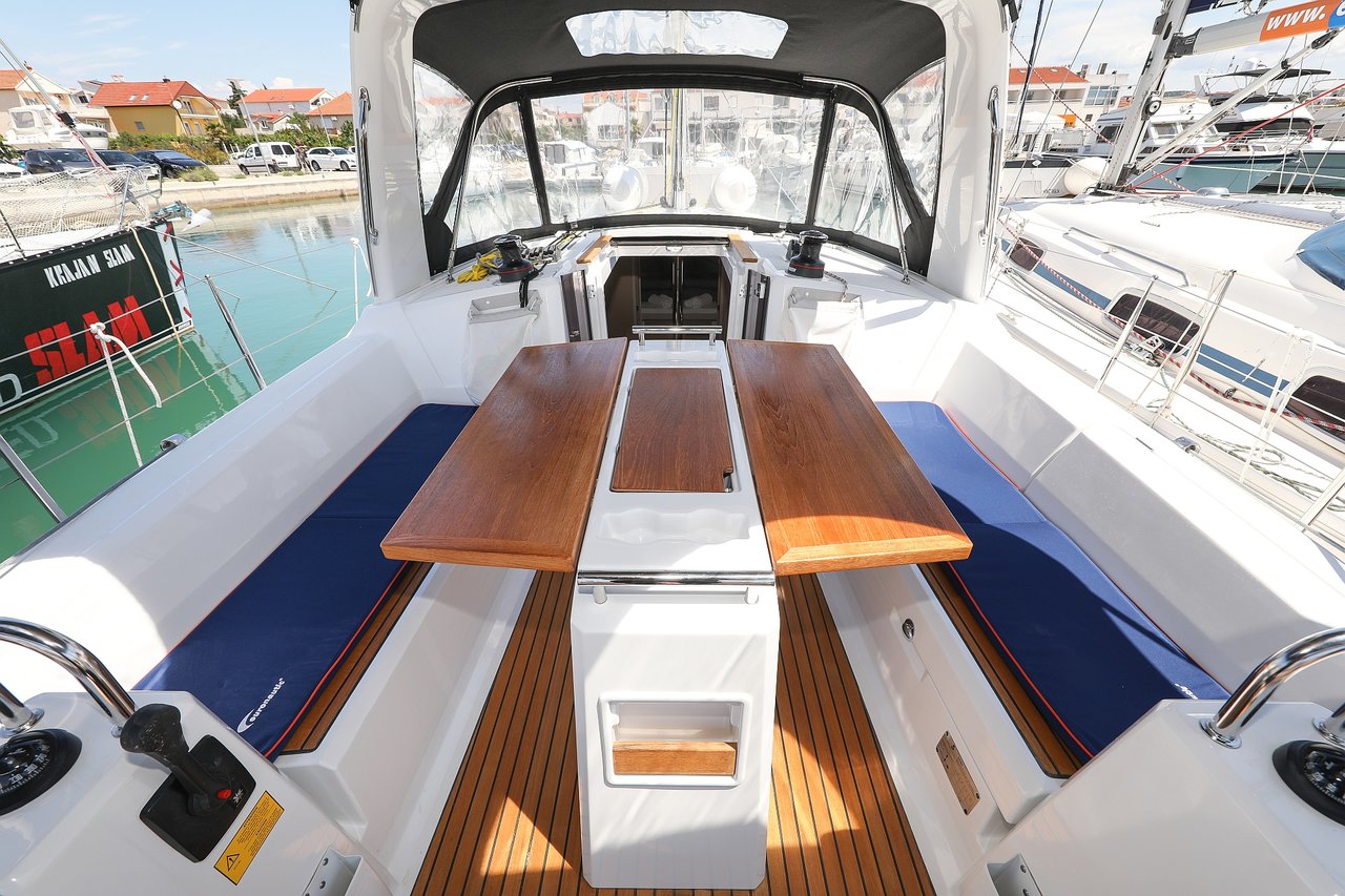 Oceanis 35.1 — photo 6