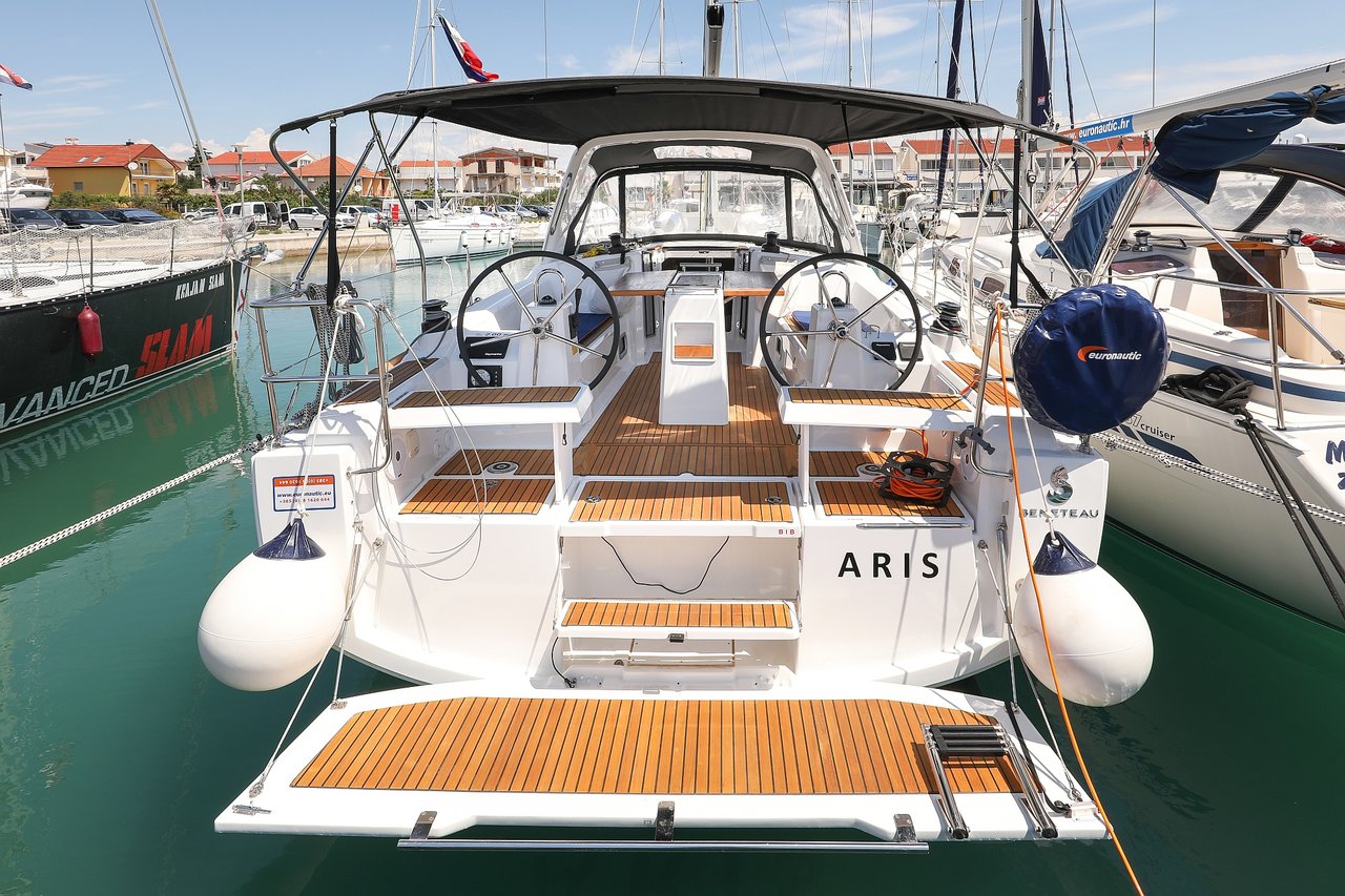 Oceanis 35.1 — photo 9