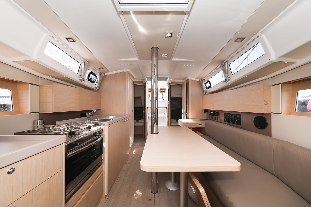 Oceanis 35.1 — photo 13