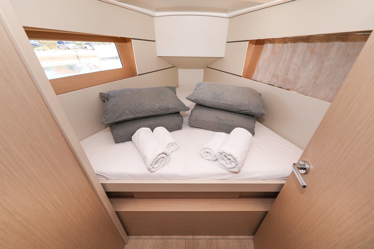 Oceanis 35.1 — photo 18