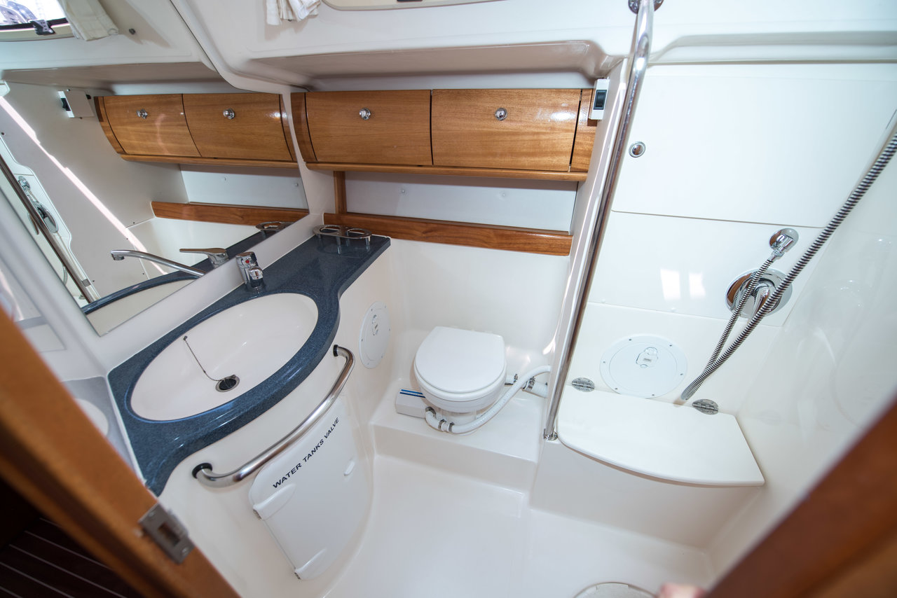Bavaria 46 Cruiser — photo 12