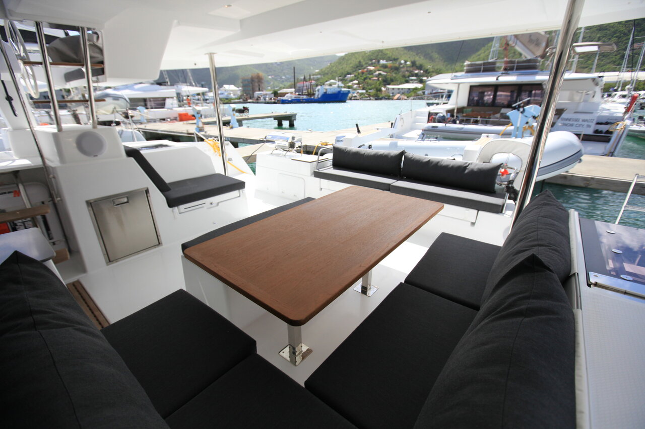 Fountaine Pajot Saona 47 Quintet - 5 + 1 cab. — photo 12