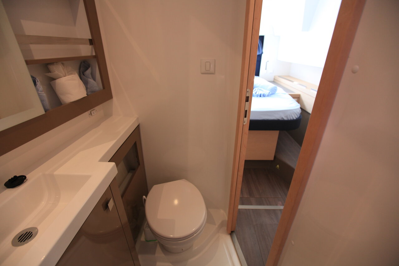 Fountaine Pajot Saona 47 Quintet - 5 + 1 cab. — photo 24