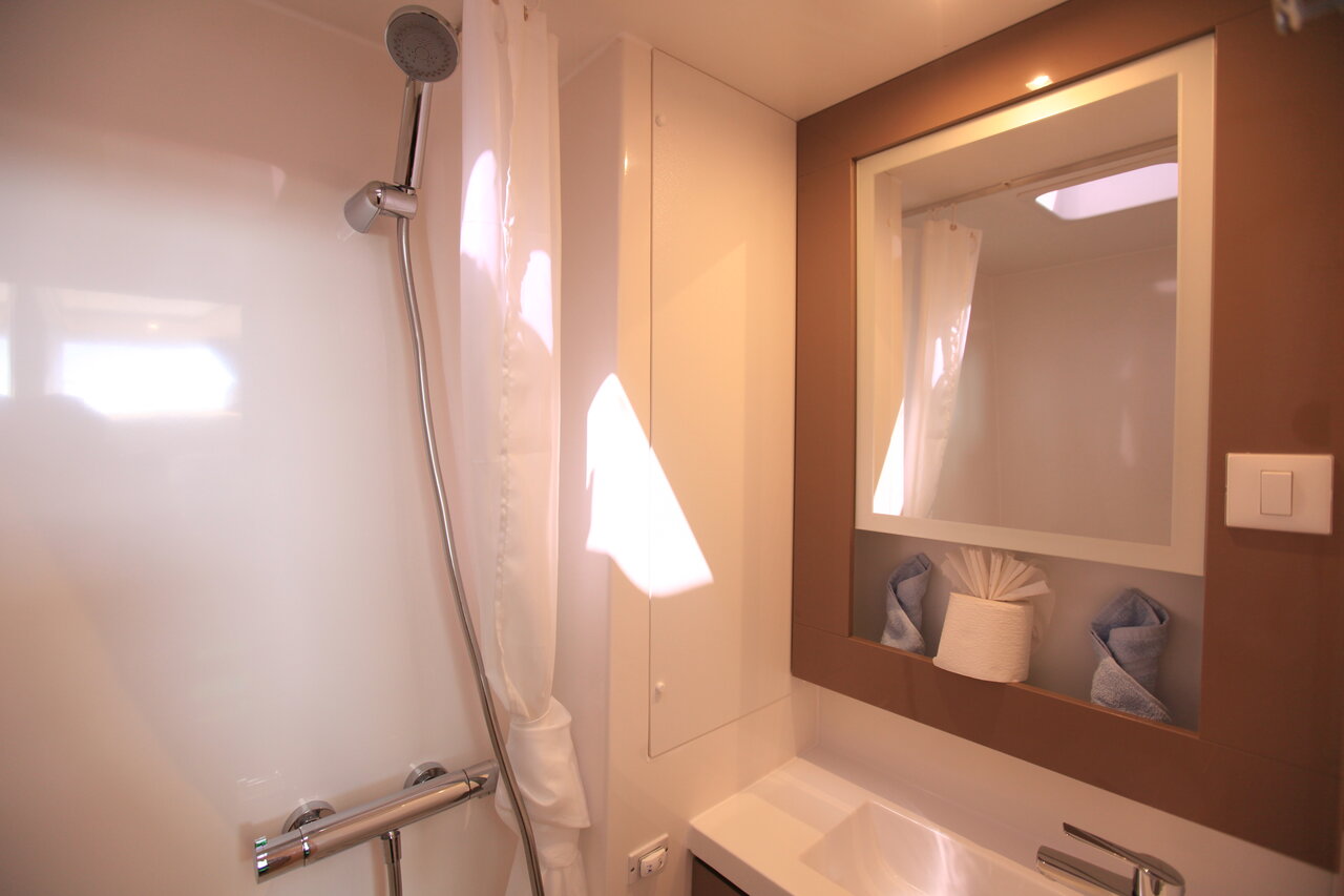 Fountaine Pajot Saona 47 Quintet - 5 + 1 cab. — photo 26