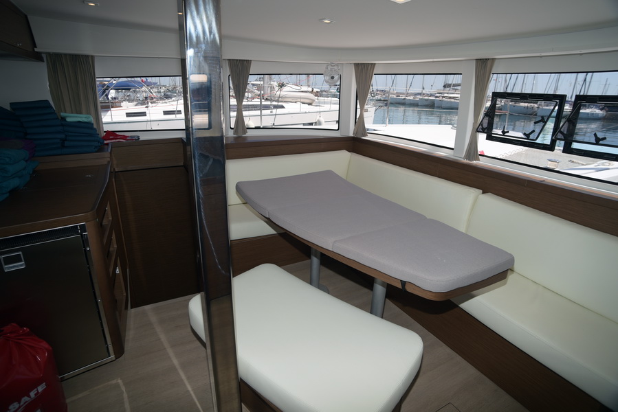 Lagoon 42 - 4 + 2 cab. — photo 4