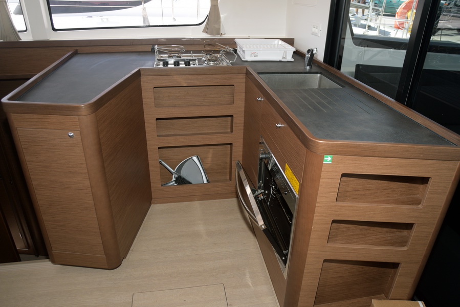 Lagoon 42 - 4 + 2 cab. — photo 7