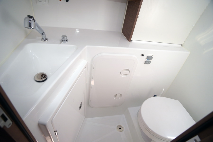 Lagoon 42 - 4 + 2 cab. — photo 13
