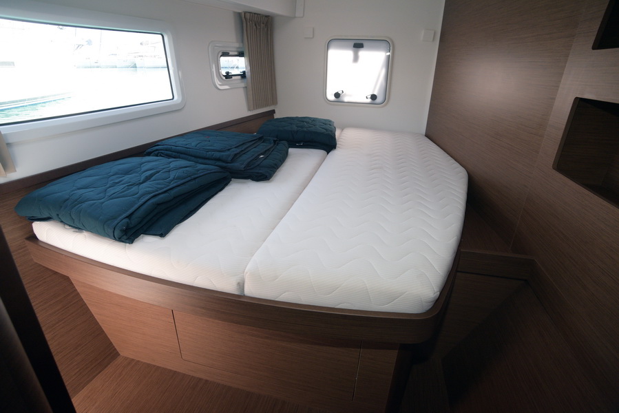 Lagoon 42 - 4 + 2 cab. — photo 17