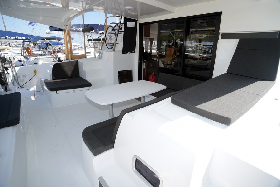 Lagoon 42 - 4 + 2 cab. — photo 18