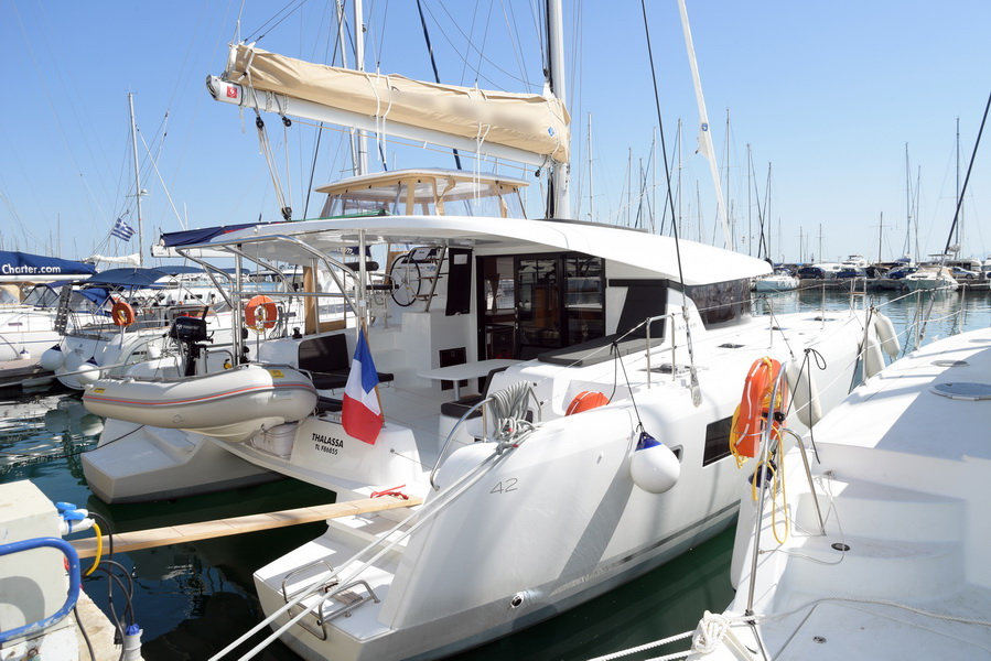 Lagoon 42 - 4 + 2 cab. — photo 1