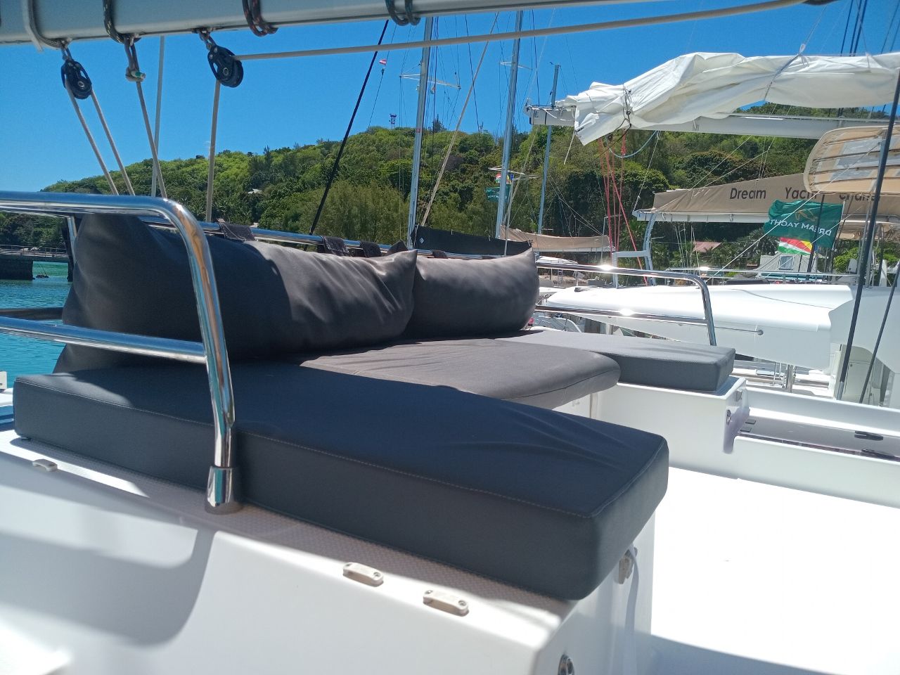 Fountaine Pajot Saona 47 Quintet - 5 + 1 cab. — photo 9