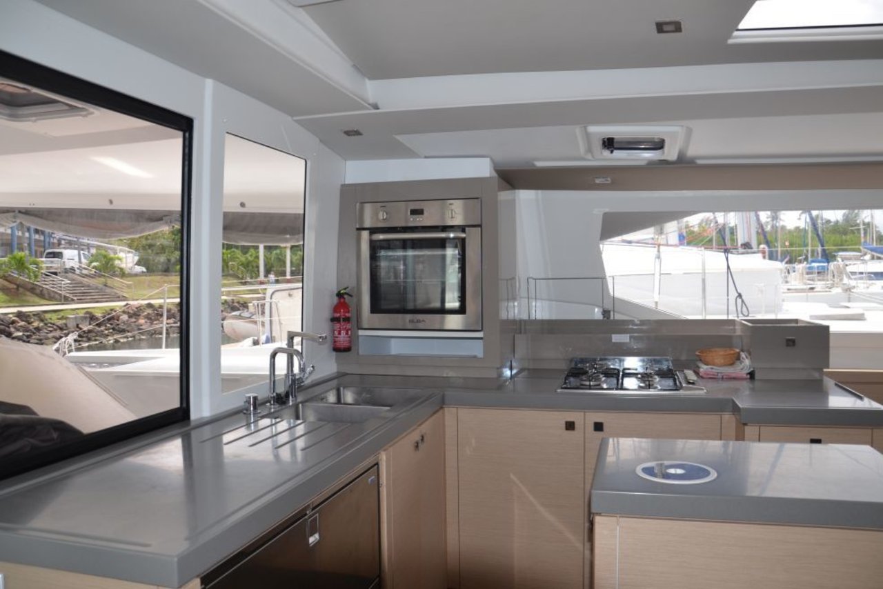 Fountaine Pajot Saona 47 Quintet - 5 + 1 cab. — photo 12