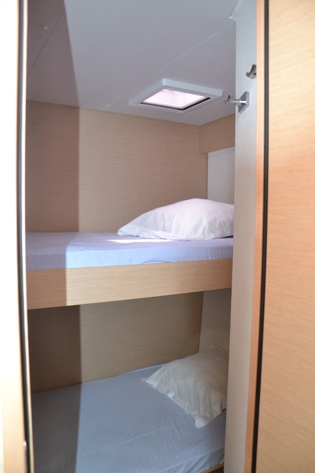 Fountaine Pajot Saona 47 Quintet - 5 + 1 cab. — photo 15