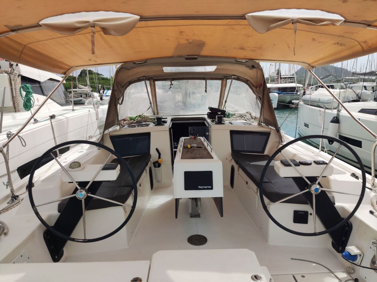 Dufour 390 GL — photo 4