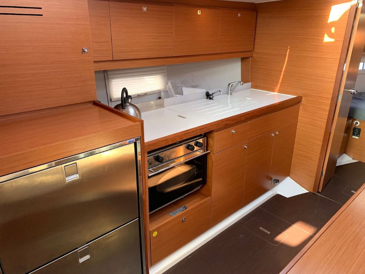 Dufour 390 GL — photo 8