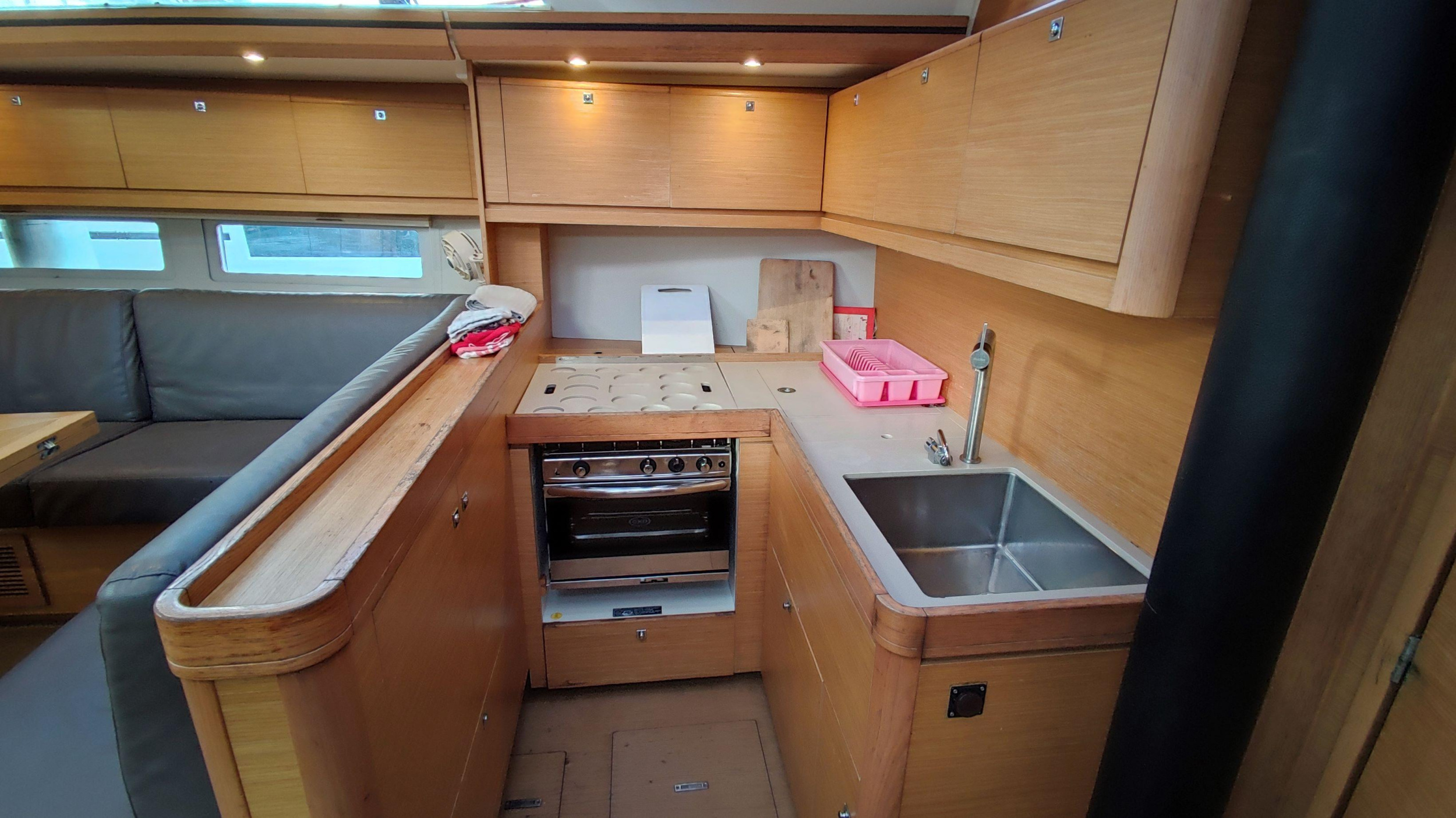 Dufour 520 GL — photo 11