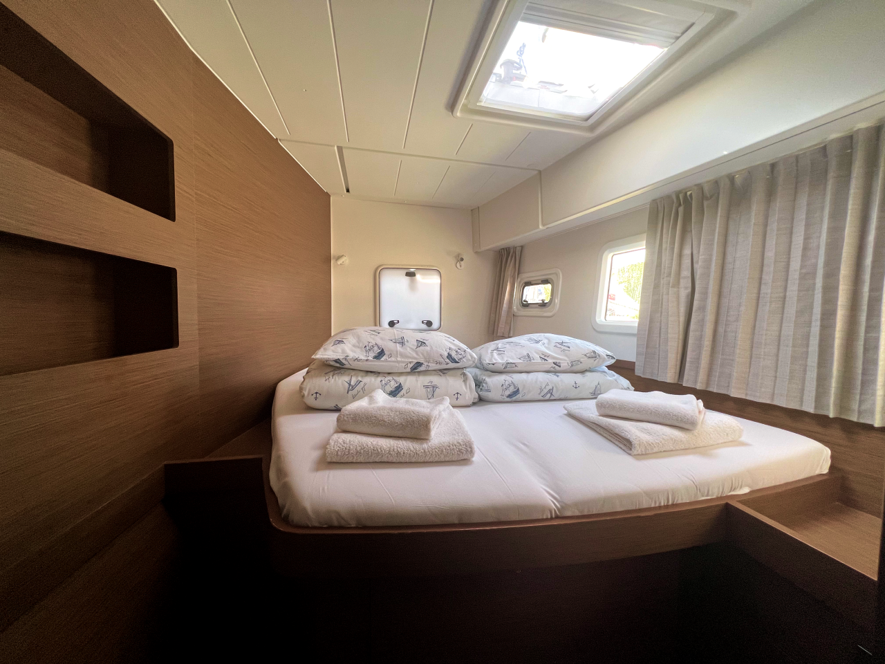 Lagoon 42 - 4 + 2 cab. — photo 9