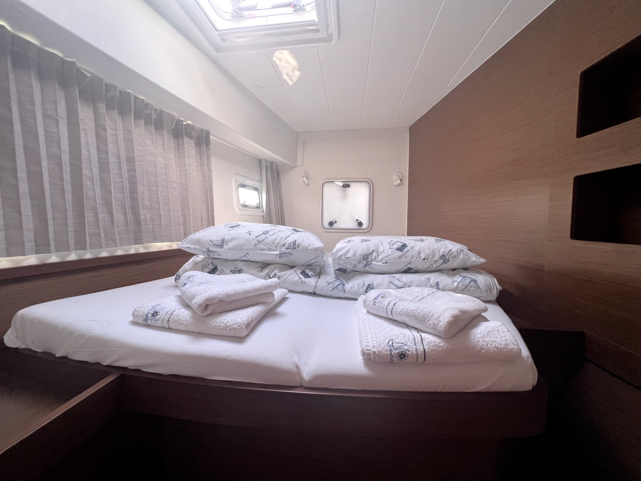 Lagoon 42 - 4 + 2 cab. — photo 11