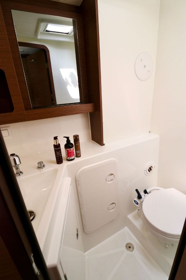 Lagoon 42 - 4 + 2 cab. — photo 15
