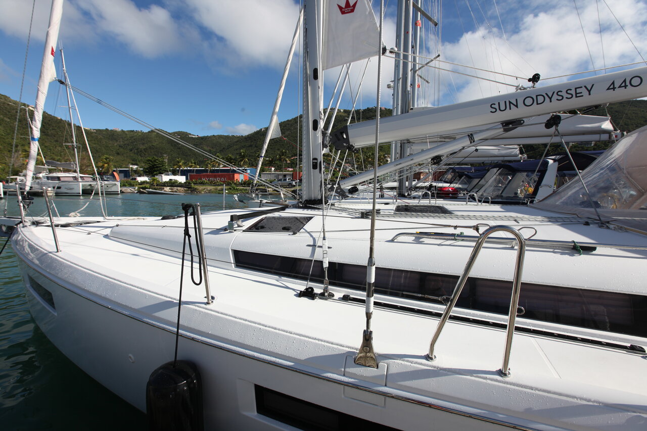 Sun Odyssey 440 - 2 cab. — photo 7