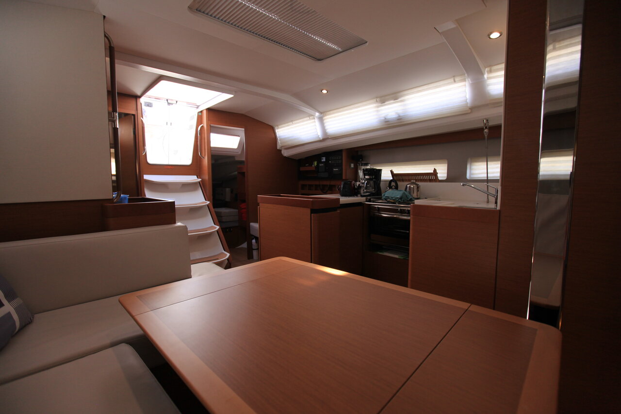 Sun Odyssey 440 - 2 cab. — photo 16
