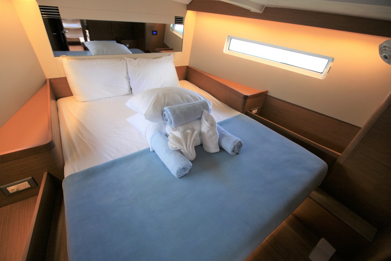 Sun Odyssey 440 - 2 cab. — photo 20
