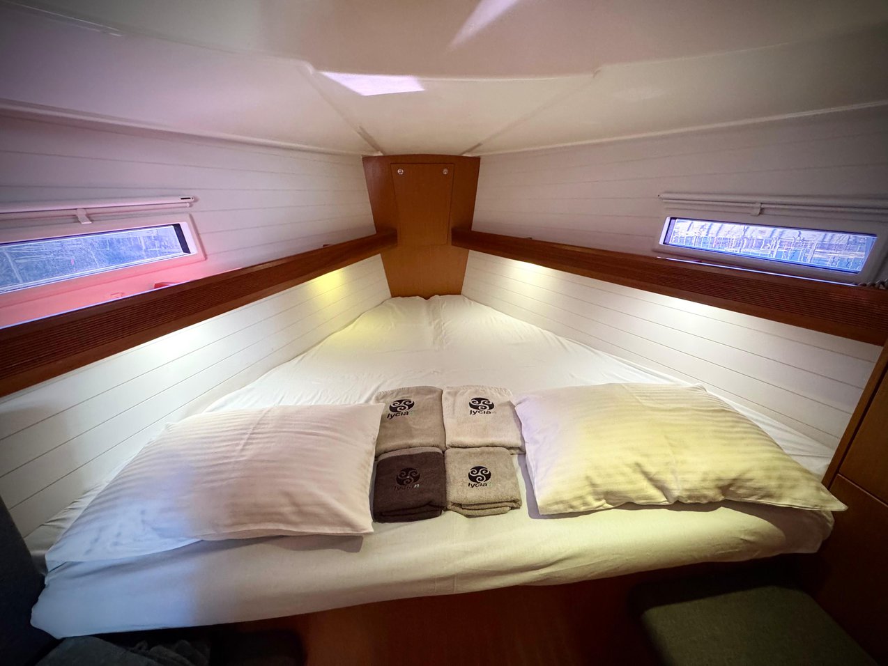 Bavaria Cruiser 40 — photo 9