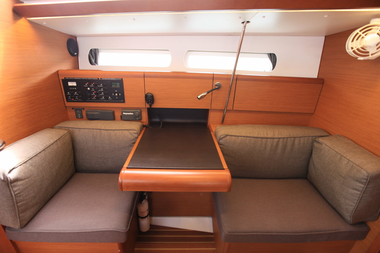 Sun Odyssey 419 - 3 cab. — photo 10