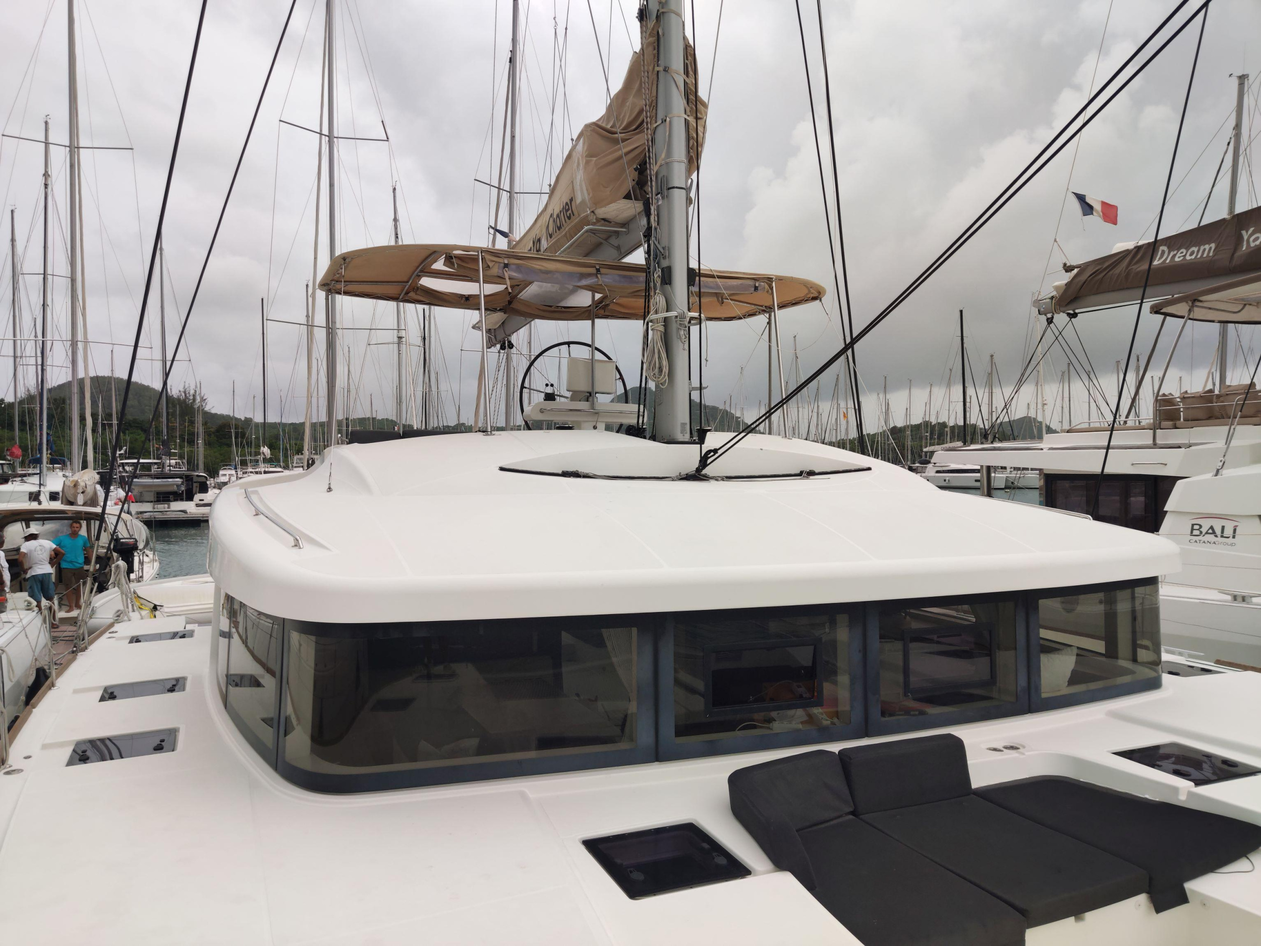 Lagoon 52 F - 6 + 2 cab. — photo 3