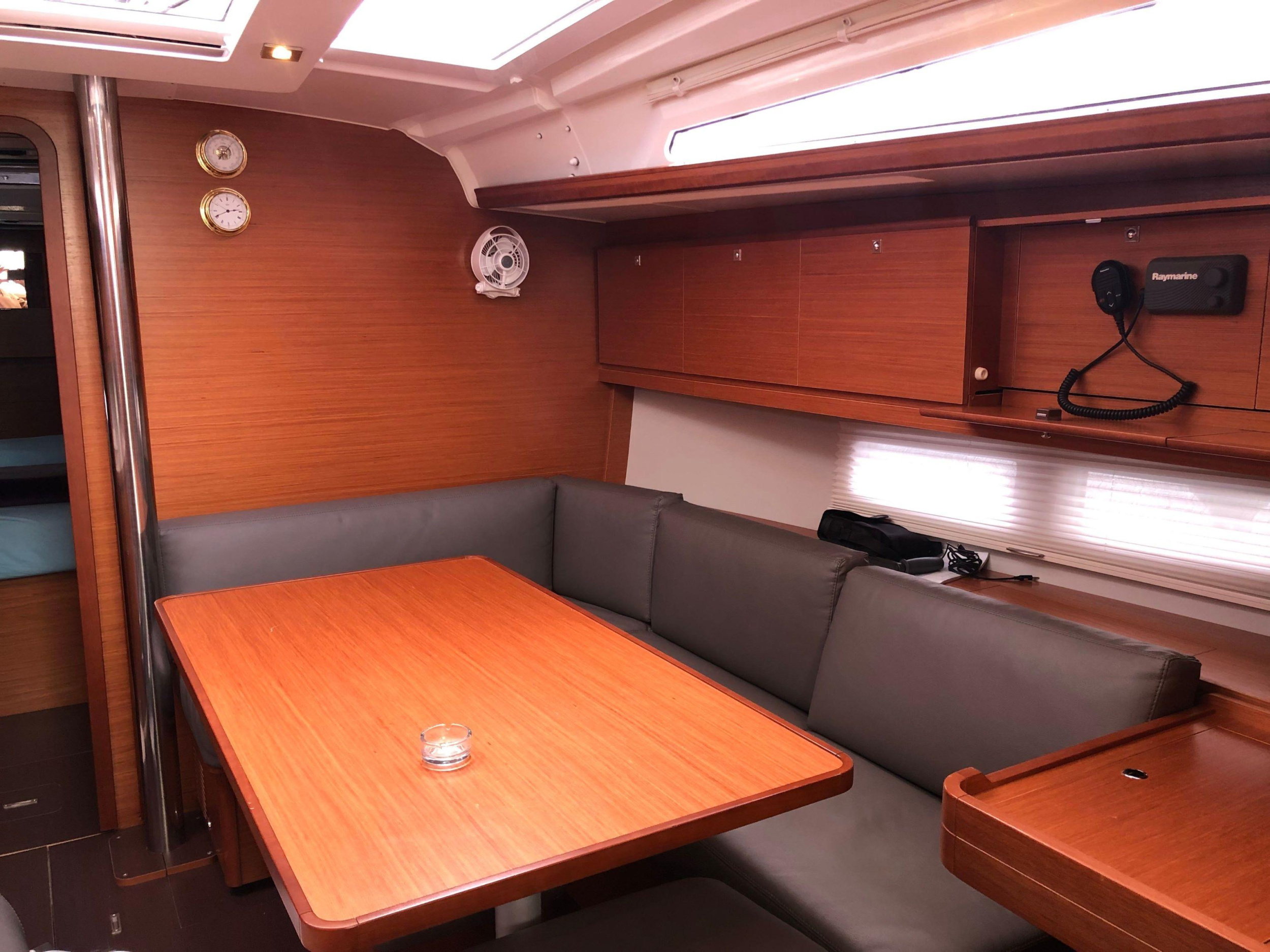 Dufour 390 GL — photo 8