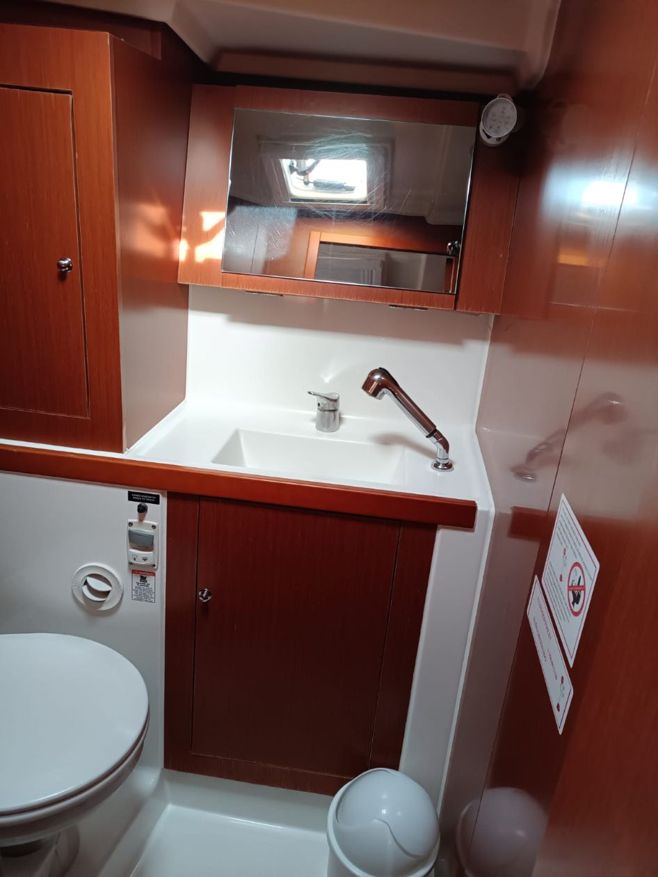 Oceanis 41.1 — photo 13