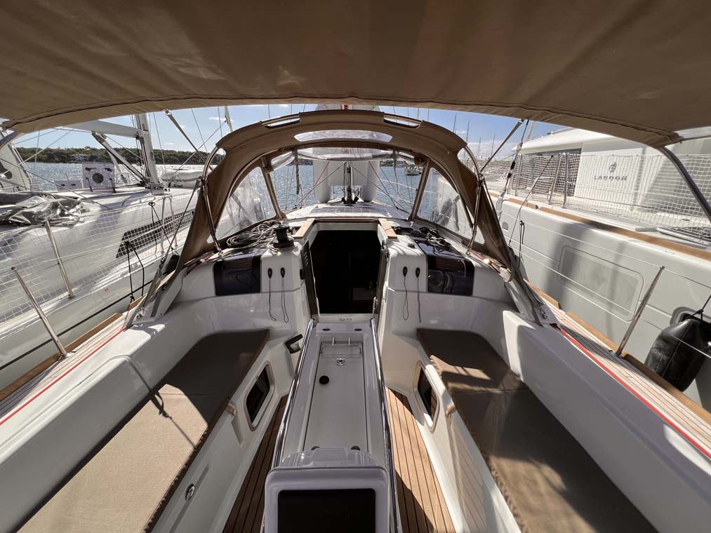 Sun Odyssey 389 — photo 7