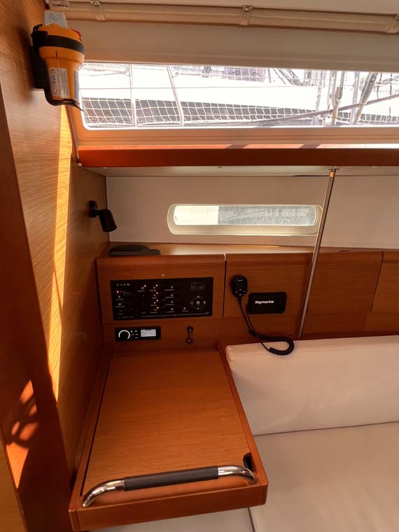 Sun Odyssey 389 — photo 10
