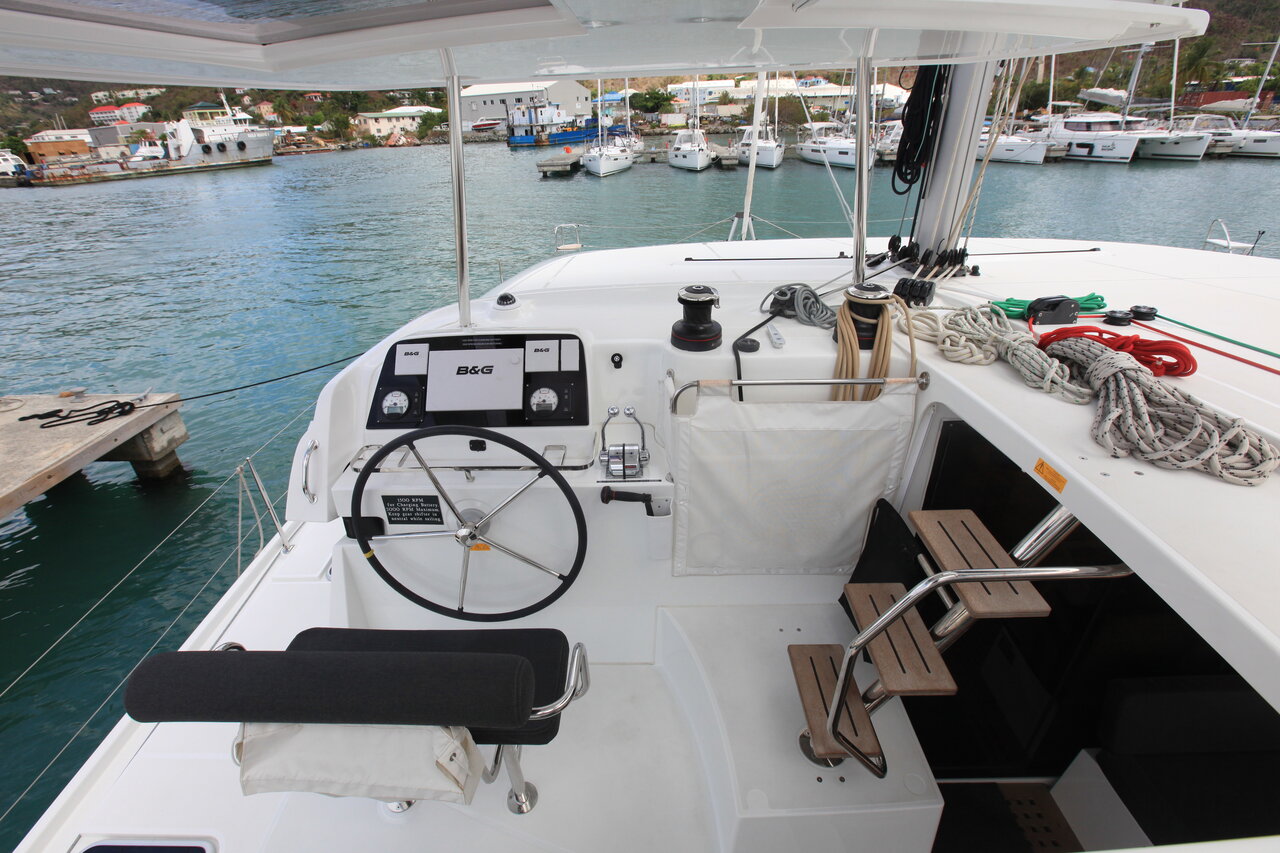 Lagoon 42 - 4 + 1 cab. — photo 4