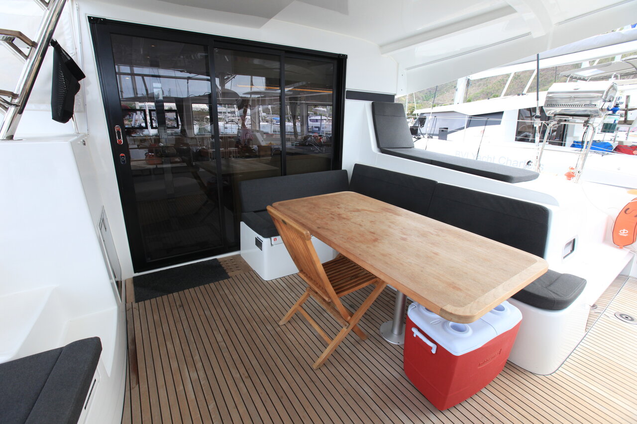 Lagoon 42 - 4 + 1 cab. — photo 9
