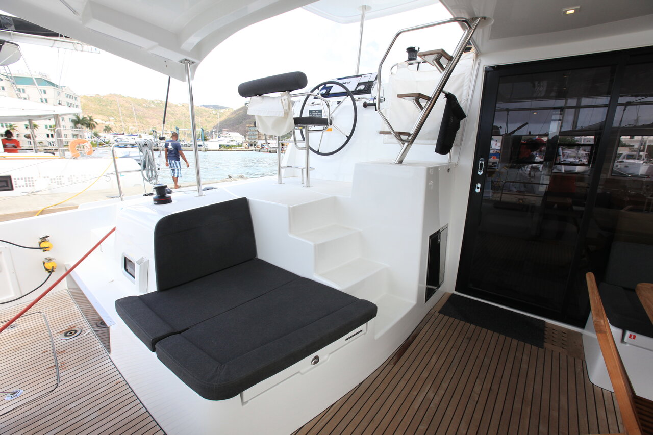 Lagoon 42 - 4 + 1 cab. — photo 11