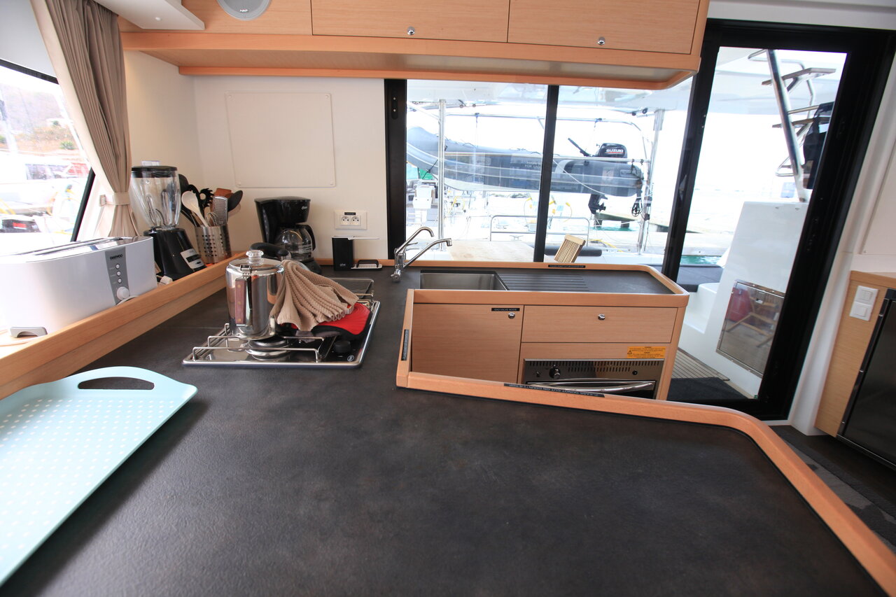 Lagoon 42 - 4 + 1 cab. — photo 14