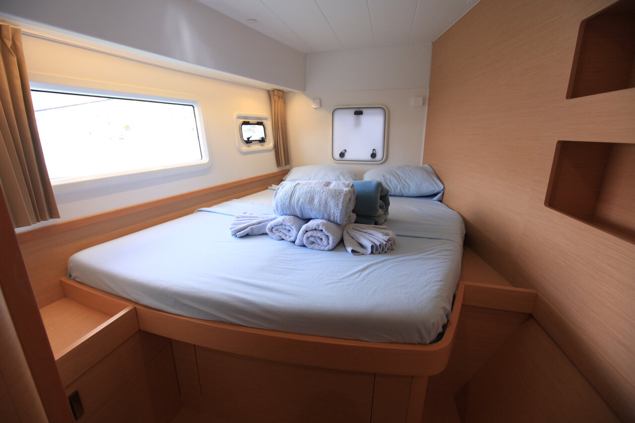 Lagoon 42 - 4 + 1 cab. — photo 15