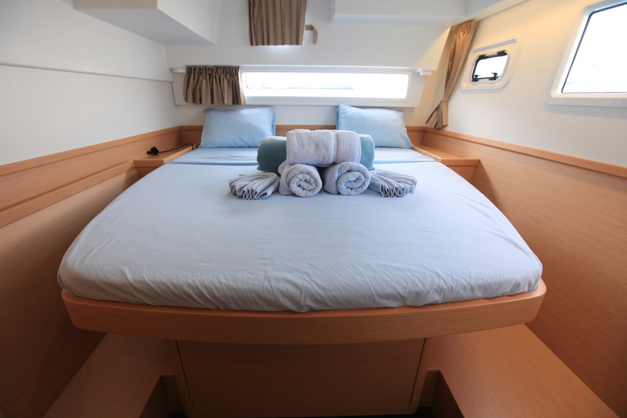 Lagoon 42 - 4 + 1 cab. — photo 16