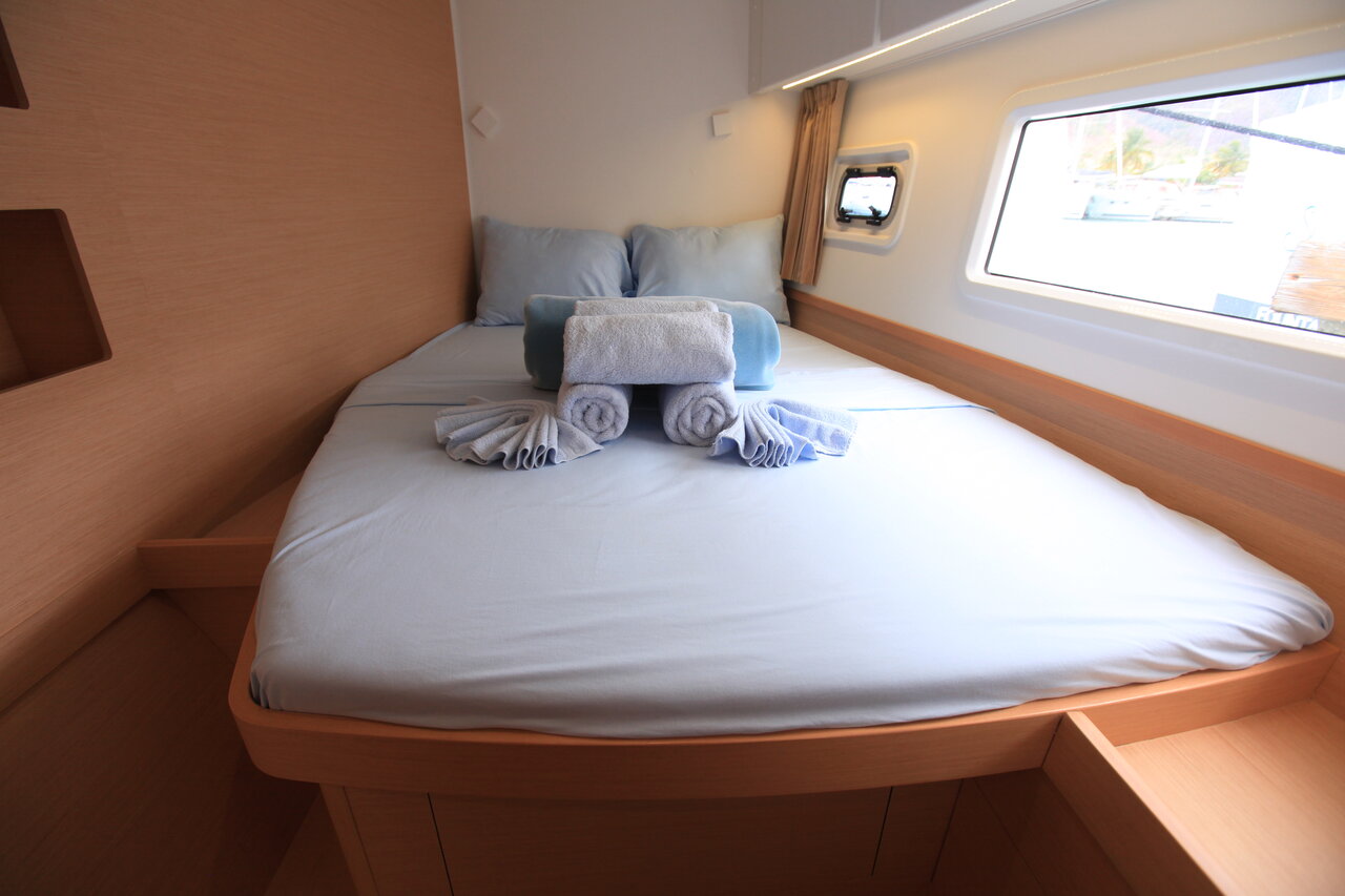 Lagoon 42 - 4 + 1 cab. — photo 18