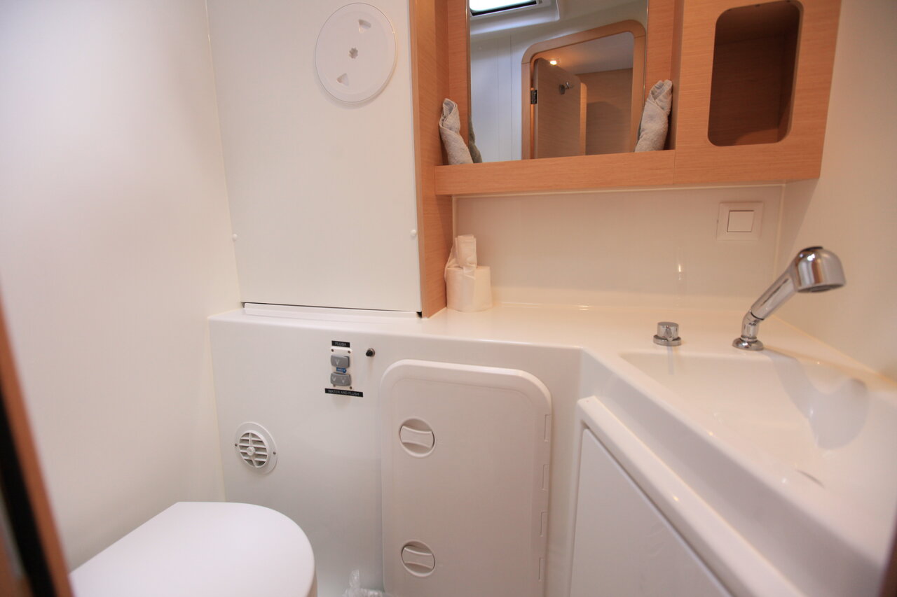 Lagoon 42 - 4 + 1 cab. — photo 19