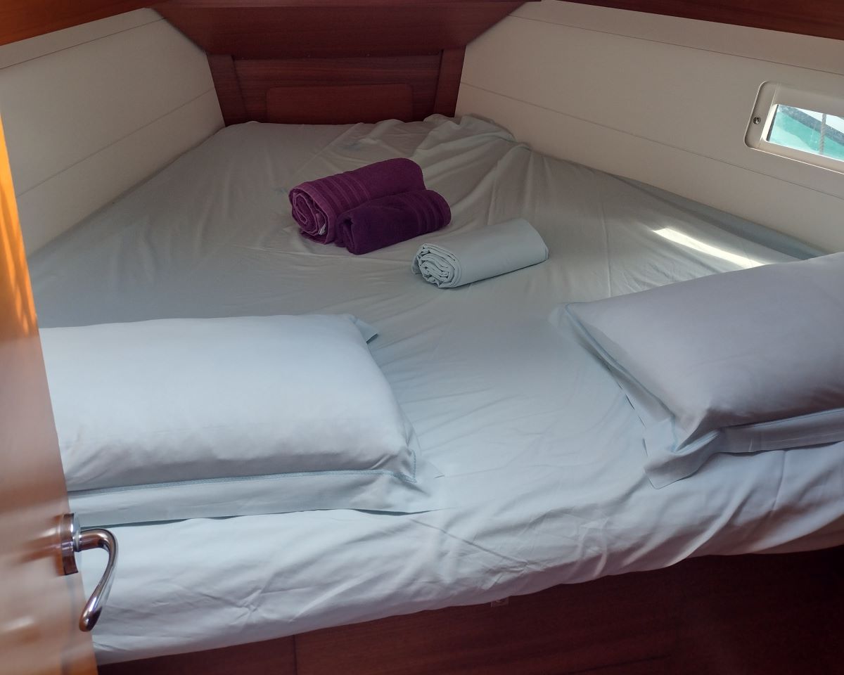 Dufour 382 GL — photo 8