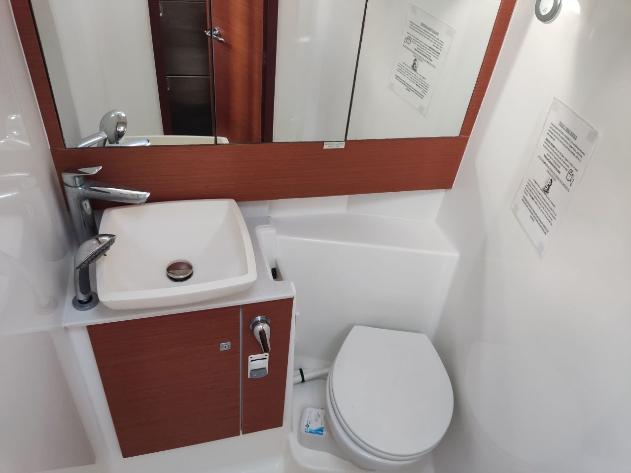 Dufour 430 GL — photo 10