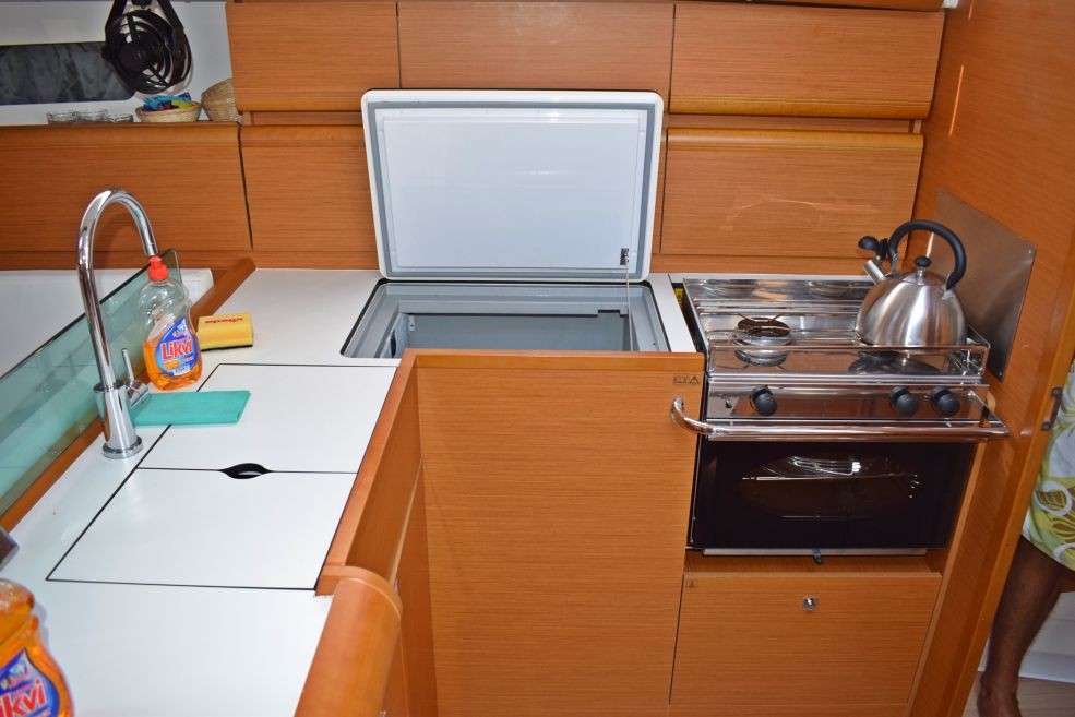 Sun Odyssey 419 - 3 cab. — photo 9