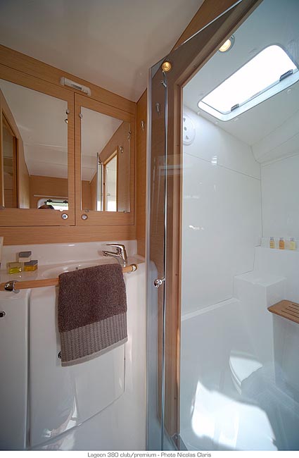 Lagoon 380 - 4 cab. — photo 10