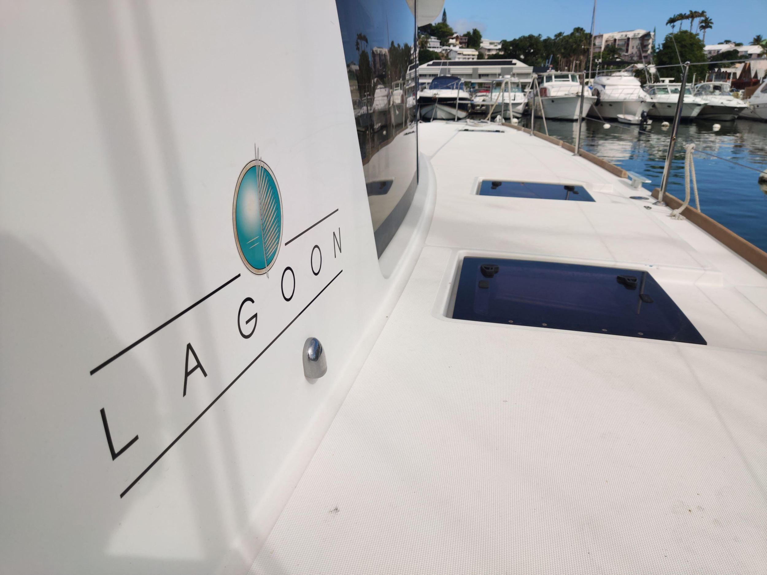Lagoon 52 - 6 + 2 cab. — photo 3